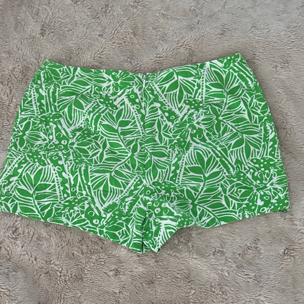 Lilly Pulitzer Green Leaf Print High Waist Shorts - Picture 2 of 3